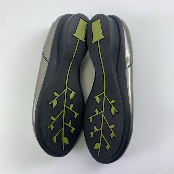 Groundhog Leather Slip On Shoe Pewter BINGO Round Tow Low Wedge Womens 40 US 9.5 - Picture 15 of 15